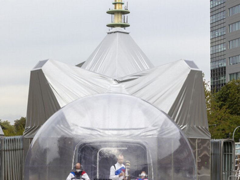 © Rainer Schlautmann, Opern-UFO