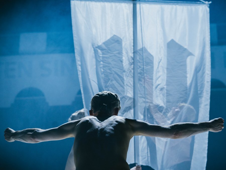 © Sylwester Pawliczek