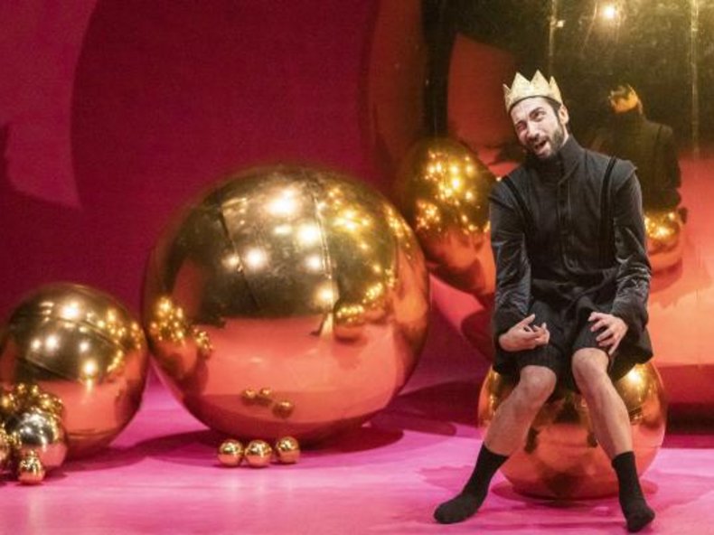 © Lucia Hunziker, ‹Empty Thrones›