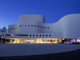 © ingenhoven architects / HGEsch, Düsseldorfer Schauspielhaus